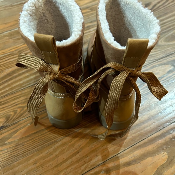 Beige boots - Picture 2 of 3